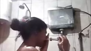 Local bhabhi selfie in the bathroom