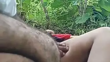 Village couple enjoys their first outdoor sex on the farm