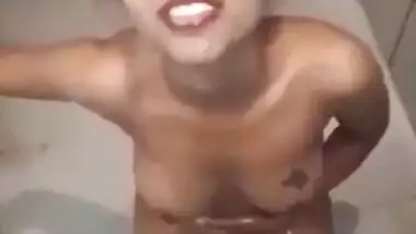 Sexy Desi Girl Blowjob and Fucking 2 Clips Part 2