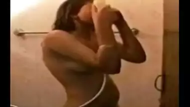 Sexy Chennai Couple Making Out In The Shower MMS