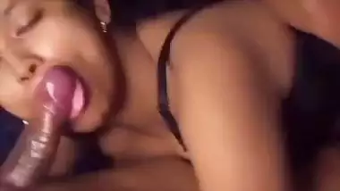 Delhi babe gives an erotic, Indian blowjob to her guy