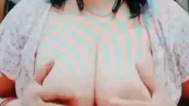 Indian mature XXX woman shows her super big boobs on camera