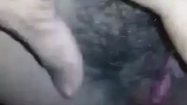 A guy fucks a village girl’s hairy pussy in the desi porn
