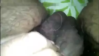 Indian Pinki Bhabhi in periods showing by husband Jeet