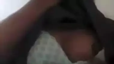 Horny girl shows boobs on video call to lover viral MMS